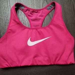 Nike fuscia sports bra
